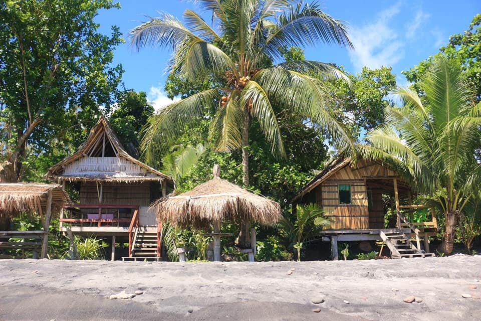 B-17 Dive and Beach Bungalows