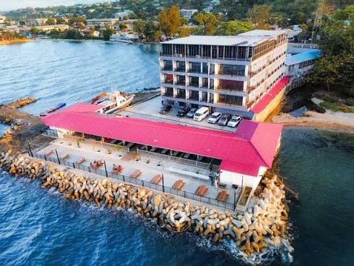 Outback Holiday Resort on the waterfront at Rove, from the air