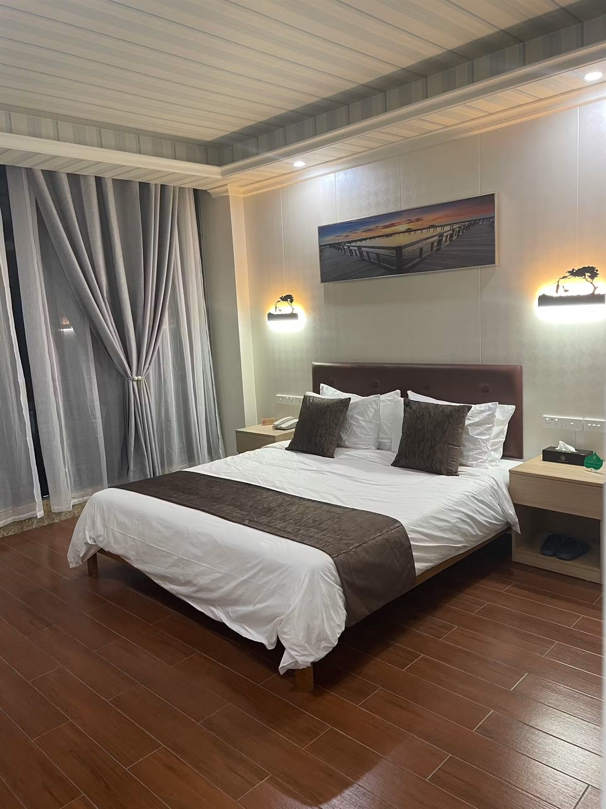 The Sapphire Seascape Luxury Suite at Outback Holiday Resort