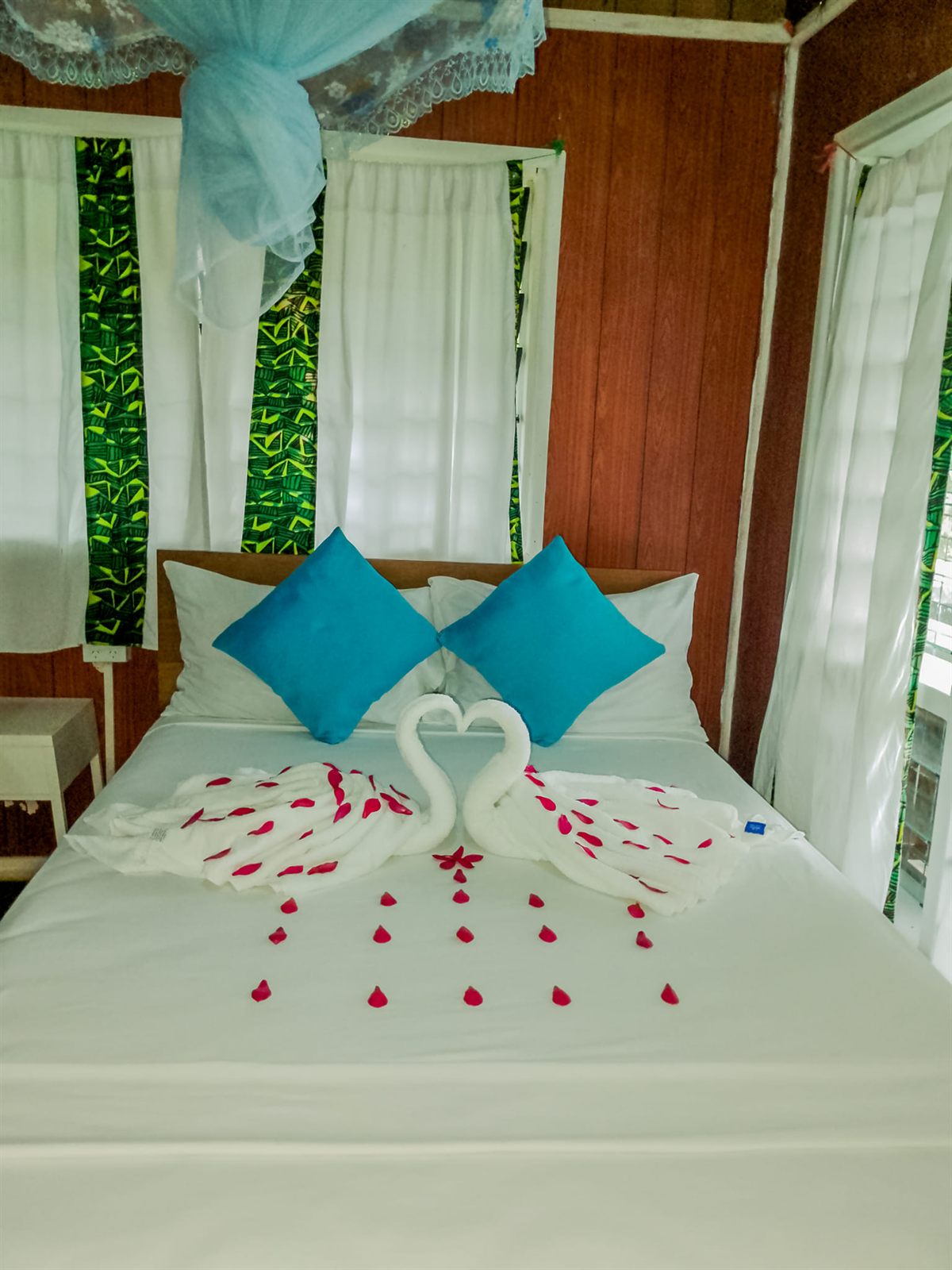 A double bedroom at Parangiju Mountain Lodge